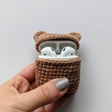 Small Gifts Diy Crafts, Crochet Airpod Case Aesthetic, Crochet List Ideas, Cute Etsy Shops, Crochet Without Stuffing, Small Crocheting Projects, Crochet Beats Case, Crochet For Airpods, Cute Crochet Airpod Case