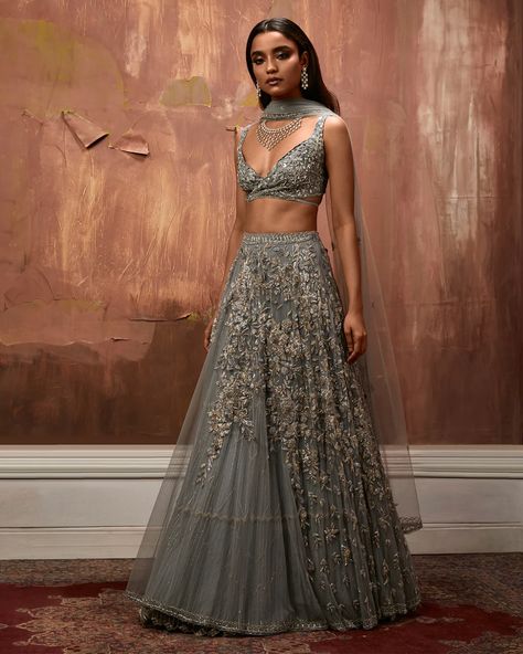 Layered Lehenga, Embellished Jumpsuit, Organza Lehenga, Choli Blouse, Bridesmaid Saree, Blue Corset, Lehenga Style, Bespoke Fashion, Embroidered Lehenga