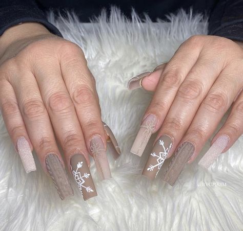 Sweater Acrylic Nails Ideas, Sweater Nails Acrylic Coffin, Long Square Acrylic Nails Holiday, Brown Christmas Nails Short, Brown And White Christmas Nails, Brown Christmas Nails Acrylic, Winter Nails Tapered Square, Long Acrylic Nails Winter, Ballerina Nails Christmas