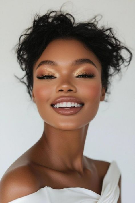 Looking to brighten your day? These golden eyeshadow looks will give you that radiant, glowing finish that’s perfect for any occasion, day or night. Golden Eyeshadow Looks, Golden Glam Makeup, Golden Eyeshadow, Glam Makeup Looks, Glam Makeup Look, Glam Makeup, Eyeshadow Looks, Brighten Your Day, Makeup Looks