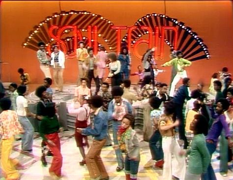 Soul Train Dancers | Soul Train dancers | Flickr - Photo Sharing! Soul Train Dancers 70s, Soul Ii Soul, 70s Soul Aesthetic, 70s Soul Train Fashion, Soul Train Aesthetic, Soul Train 70s, 70s Soul Train, Soul Train Fashion, Soul Train Dancers