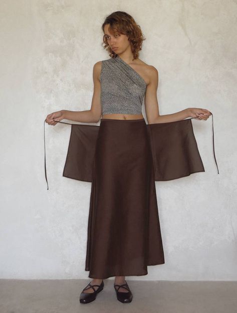 Pareo Skirt, Paloma Wool, Layered Fashion, Mode Inspo, Looks Vintage, Minimal Fashion, Fashion Details, Look Cool, Paloma