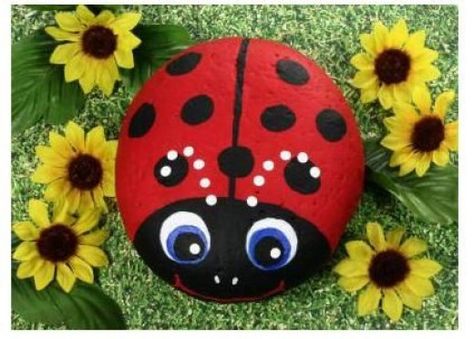 Lady bug craft ideas for kids, kindergarten, preschoolers, and adults. Ladybug crafts using paper plates, egg cartons, bottle caps, rocks. Fun, easy craft activities for kids, making ladybug insects. Lady Bug Painted Rocks, Ladybug Rocks, Kids Painting Crafts, Ladybug Crafts, Painted Clay, Painted Rocks Kids, Lion Dog, Painted Rocks Diy, Paint Rock