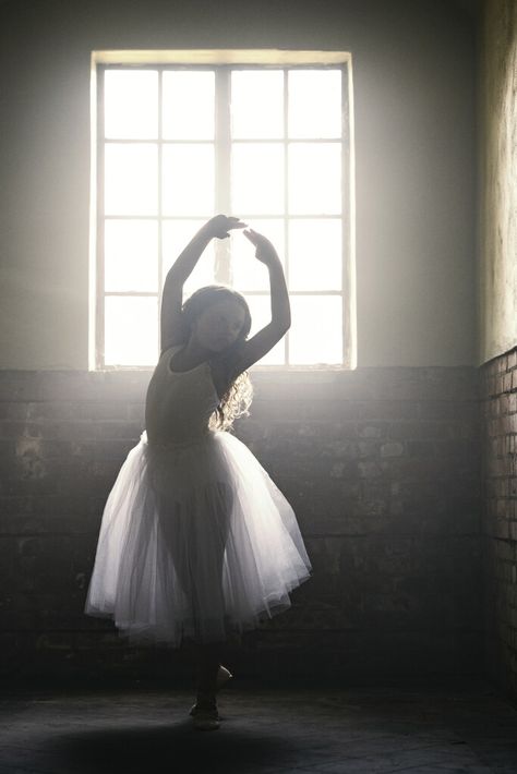 Check out this image! https://www.shopnealurban.com/singleimage/230477/34774912 Young Ballerina, Dance Photo Shoot, Dance Photo, Dance Photos, Dance Photography, Photo Inspo, Photo Shoot, Theater, Ballet