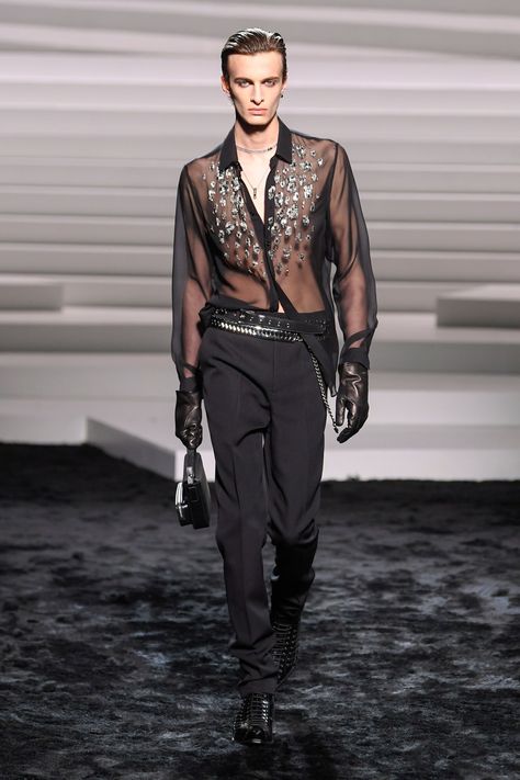 Felix Style, Versace Man, 80s Punk, Fashion Boy, Donatella Versace, Show Collection, Pose Ref, Fashion 2024, Fashion Show Collection