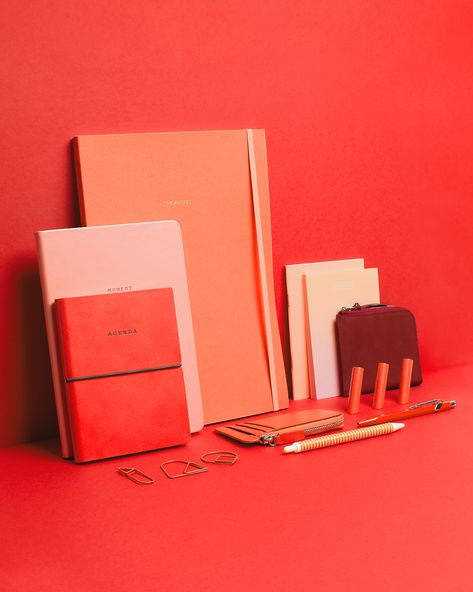 Stationery Photography Ideas, Product Photography Book, Stationary Product Photography, Photography Of Books, Book Product Photography, Stationary Photography, Fall Look Book, Stationery Photography, Red Journal