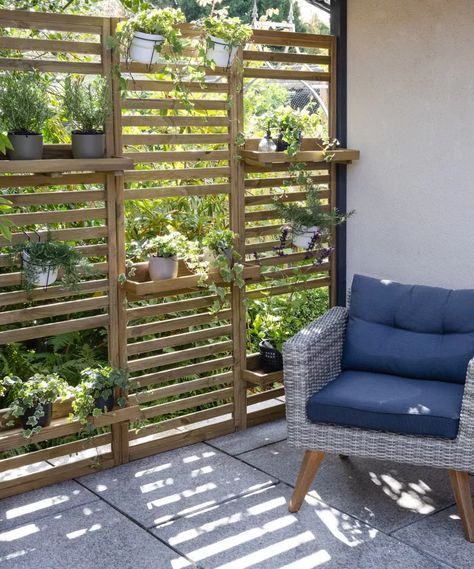 Garden Wall Planter, Outdoor Garden Storage, Taman Air, Garden Privacy Screen, Balcony Privacy, Patio Privacy, Vertical Garden Wall, Garden Privacy, Balcony Plants