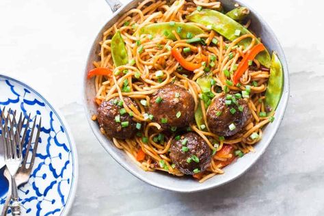 One Pan Veg Noodle and Manchurian Stir Fry (Indo Chinese) Mushroom Manchurian, Manchurian Dry, Chilli Garlic Noodles, Veg Noodles, Veg Manchurian, Indo Chinese Recipes, Manchurian Recipe, Chinese Dinner, Food Story