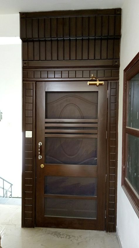 Front Net Door Design Wood, Mesh Door Design Wooden Main Door, Single Jali Door Design, Jali Gate Design Wooden Single Door, Net Doors For Main Door Modern, Jaali Gate Design Wooden, Net Gate Design, Jali Gate Design Wooden Modern, Front Jali Door Design Modern