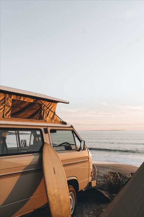 10 easy steps to living a better life on the road. Vanlife Hack. VW van. VW van conversion. Vanlife. Van life interiors. Road trip. Road trip outfit. Summer road trip. Kombi bus. vanlife aesthetic. Vintage bus. Vintage car. Lifestyle. Van conversion. Van fit out. road trip. Summer hat. Road trip hat. Travel hat. hat. Vw Camper Aesthetic, Surfer Van Life, Road Trip Van Aesthetic, Van Life Pictures, Travel Vintage Aesthetic, Van Life Photography, Van Road Trip Aesthetic, Van Trip Aesthetic, Beach Road Trip Aesthetic