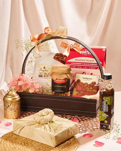 Product Photography of Gift Hamper :: Behance Gift Hamper Photography, Hamper Photography Ideas, Diwali Hamper Photography, Chinese New Year Product Photography, Hampers Photography Ideas, Cny Photography, Diwali Gift Basket Ideas, Giveaway Photoshoot, Hamper Photography