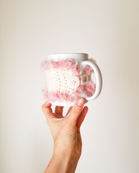 Mug Crochet, Make A Mug, Crochet Cup Cozy, Pattern Mug, Mug Cozy, Cup Cozy, Half Double Crochet, Double Crochet, Single Crochet