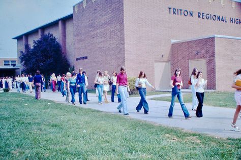 High School 2000s Aesthetic, 90s High School Aesthetic, 80s High School Aesthetic, 2000 High School, 2000s High School Aesthetic, 1970s High School, 90s High School, High School Design, California High School