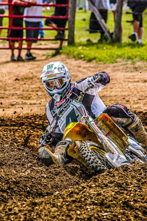 Klassische und einzigartige Motocross und Supercross Erinnerungsstücke. Fotografie und Illustrationen der besten mx und sx Rennfahrer aller Zeiten. Ricky Carmichael, Motocross Photography, Kawasaki Dirt Bikes, Ktm Dirt Bikes, Yamaha Dirt Bikes, Enduro Motocross, Biker Photography, Motocross Love, Cool Dirt Bikes