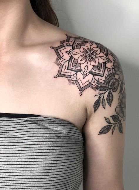 Mendala Tattoo, Mandala Tattoo Shoulder, Mandala Tattoos For Women, Mandala Tattoo Designs, Shoulder Cap Tattoo, Flower Shoulder Tattoo, Floral Mandala Tattoo, Mandala Tattoo Sleeve, Mandala Flower Tattoos