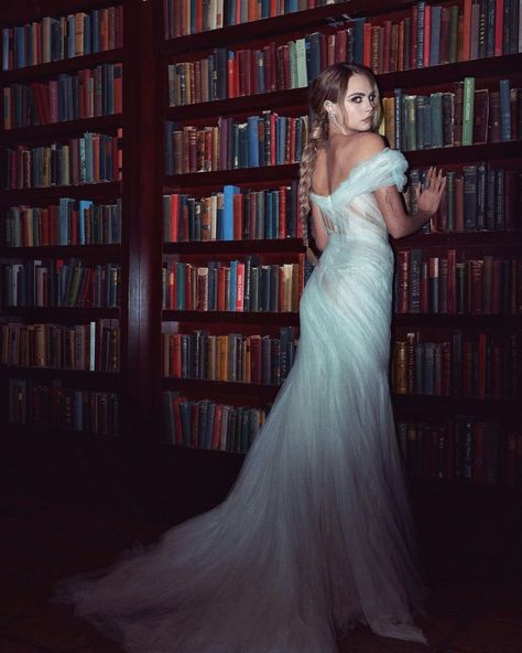 Cara Delevingne Photoshoot, Cara Delevingne Style, Celebrity Photography, Garden Dress, Christina Ricci, Vanity Fair Oscar Party, Cara Delevingne, The Library, Red Carpet Fashion