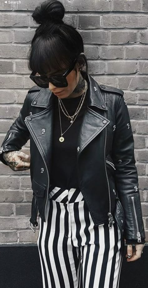 Grunge Outfits Professional, Edgy Therapist Outfits, Rock Professional Style, Business Casual Womens Fashion Edgy Work Outfits, Rock Business Work Outfits, Edgy Office Fashion Summer, Punk Rock Teacher Outfits, Edgy Conservative Outfits, Edgy Office Style