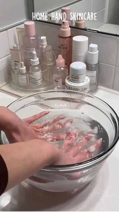 Nail Routine Care Diy, How To Make My Hands Softer, Pretty Hands How To Get, How To Get Moisturized Skin, How To Get Soft Hands Overnight, Healthy Hands And Nails, Hand Hair Removal, How To White Hands, How To Get Aesthetic Hands