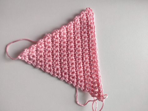 How to crochet and easy single crochet triangle Triangle Pattern Crochet, Crochet Triangle Pattern Diagram, Solid Triangle Crochet Pattern, Crochet Right Angle Triangle, Crochet Small Triangle, How To Crochet A Triangle Tutorials, How To Crochet Triangles, Crochet Shapes Flat, How To Crochet A Triangle