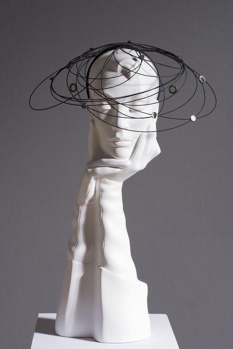 Fashion Sculpture, Hats Ideas, Wearable Art Fashion, Crown Aesthetic, Headpiece Accessories, Mannequin Art, Space Fashion, Art Sketches Doodles, Crazy Hats