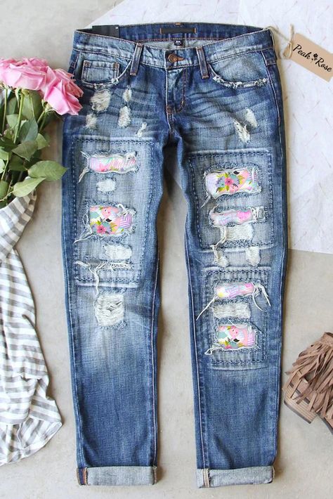 Holey jeans outfit