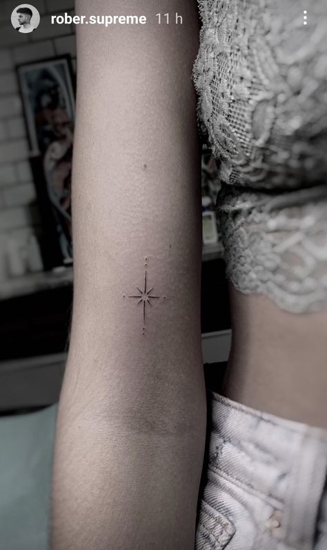 Home Tattoos Symbol, Compass Rose Tattoo Simple, Compass Line Tattoo, Fineline Compass Tattoo, Dainty Compass Tattoo Feminine, Mini Compass Tattoo, Simple Compass Tattoo For Women, North Star Compass Tattoo, Tattoo Compass Woman