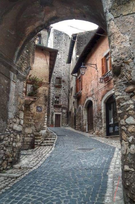 Cityscape Drawing, Tuscan Style Homes, Stone Road, Ancient Village, Watercolor Architecture, Outdoor Pictures, Rpg Map, Stone Architecture, European Architecture