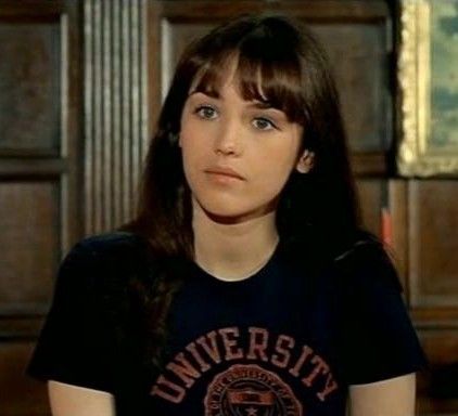 Isabelle Adjani, Short Bangs, Aesthetic People, Hair Looks, Hair Inspo, Brown Hair, Style Icons, Long Hair, Bangs