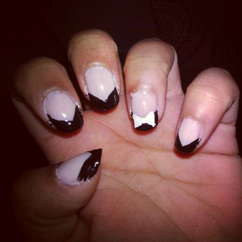 Nude nails with black tips and bow tie <3 Nude Nails With Black Tips, Nails With Black Tips, Nails With Black, Black Tips, Nude Nails, Bow Tie, Things To Do, Nails, Black