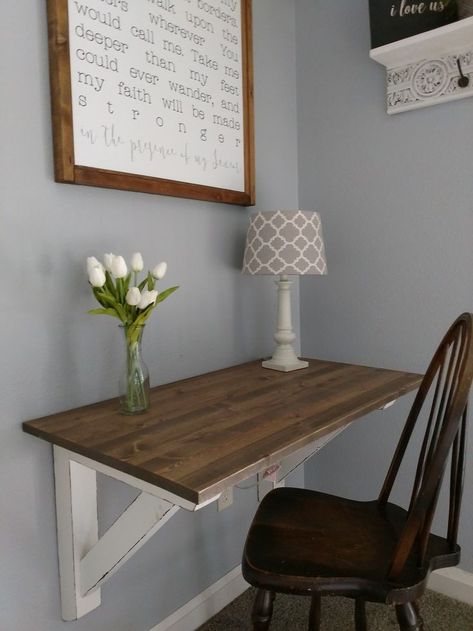 Such a cute little desk for when you don't have a big space. Corbel desk Diy Corner Desk, Diy Computer Desk, Farmhouse Desk, Ikea Table, Kitchen Desks, Small Space Office, Dekorasi Kamar Tidur, Desk Areas, Table Designs