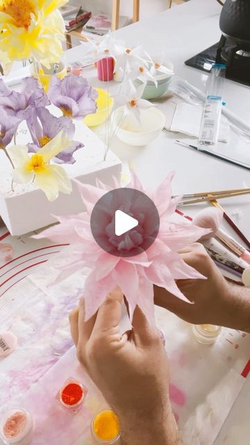 110K views · 11K likes | Julián Ángel ▲ on Instagram: "How to create a Wafer Paper Dahlia and it is Pink 💓. You love it. You share it 🙌🏼 . . #waferpaperflowers #waferpaper #cake #cakedecorating #cakedesign # #edibleflowers #caketutorial #caketutorialvideos #diy #howtocakeit #sugarart #sugardahlia" Paper Dahlia, Wafer Paper Flowers, Wafer Paper, Sugar Art, Edible Flowers, Cake Tutorial, Dahlia, Paper Flowers, Cake Decorating