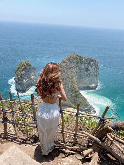 Bali Photo Poses, Bali Poses Ideas, Bali Aesthetic Photography, Thailand Picture Ideas, Bali Instagram Pictures, Phuket Photo Ideas, Bali Picture Ideas, Bali Indonesia Outfit Ideas, Thailand Photo Ideas