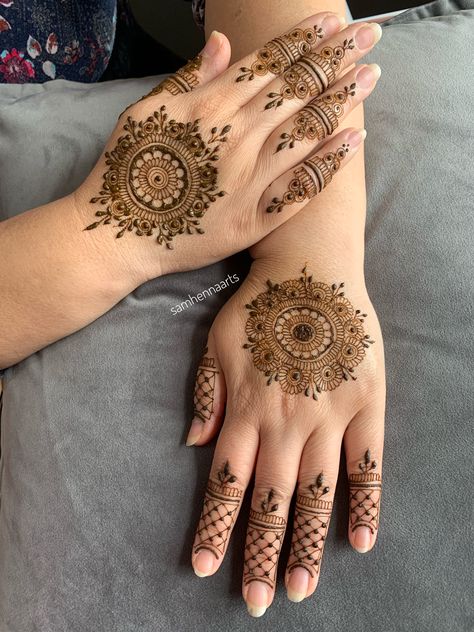 Mandala Mendhi Design, Mandala Design Mehendi, Mandala Henna Design, Mandala Mehendi, Thigh Henna, Round Mehndi Design, Diwali Vibes, Wedding Henna Designs, Mehndi Ideas