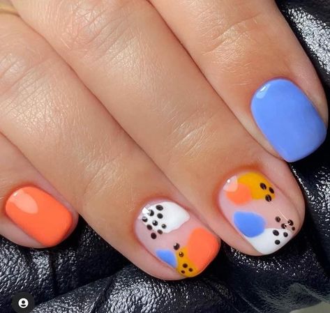 Spring Nails 2023, Summer Nails 2023, Hippie Nails, Dot Nail Art, Nails Art Designs, Subtle Nails, Happy Nails, Colorful Nail, Minimal Nails