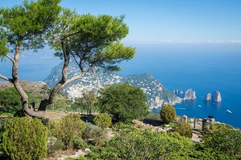 Alle Highlights für euren Traumurlaub auf Capri | Urlaubsguru Golf Courses, Capri, Highlights, Stars, Water