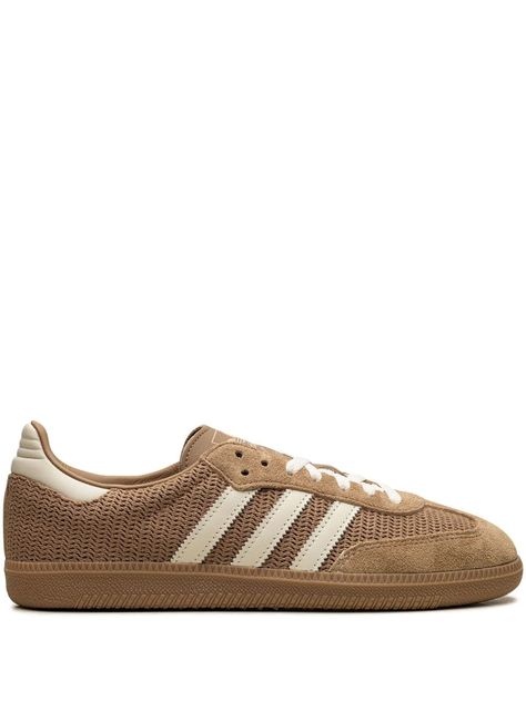 sand brown leather mesh panelling signature 3-Stripes logo signature trefoil logo-embroidered tongue front lace-up fastening round toe branded insole vulcanised-rubber sole Brown Adidas Samba, Adidas Samba Brown, Superga Sneakers Outfit, Brown Sneakers Women, Brown Samba, Samba Sneakers, Brown Adidas, Nike Tenis, Barre Studio