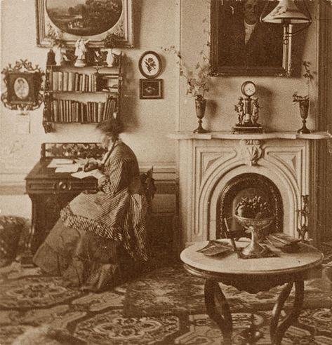 1860s Interior Design, 1880s Interior Design, 1800s Interior, 1880 House, Edwardian Living Room, Victorian Rooms, Victorian House Interiors, Architecture Vintage, Bw Art