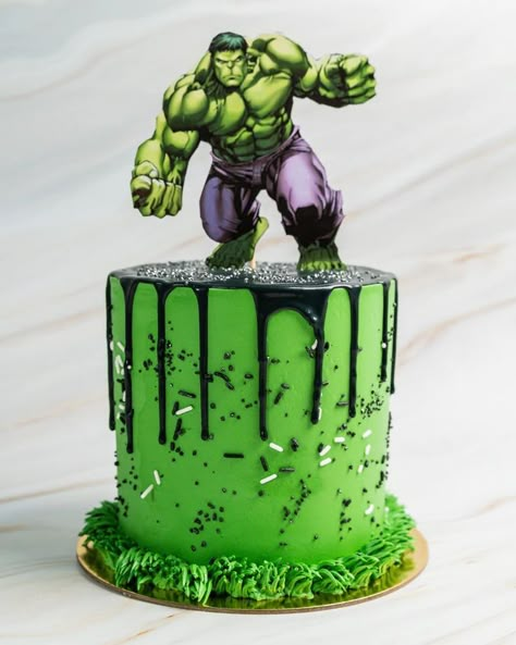 Hulk Themed Cake, Bolo Do Hulk, Hulk Birthday Cake, Hulk Cupcakes, Marvel Birthday Cake, Hulk Birthday Cakes, Hulk Theme, Hulk 4, Cinderella Birthday Cake