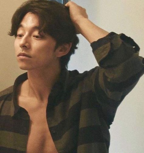 inara || Gong Yoo on Twitter: "These pictures give off serious boyfriend vibes 🥰🥺🤎 #GongYoo… " Gong Yoo Shirtless, Gong Yoo Smile, Goblin Gong Yoo, Goblin Korean Drama, Oppa Gangnam Style, Korean Men Hairstyle, Coffee Prince, Mia 3, Korean Star