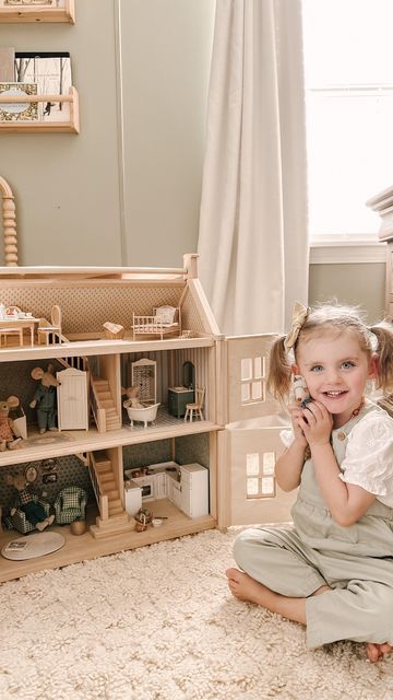 Maileg Dollhouse Wallpaper, Maileg Mouse Dollhouse, Maileg Flisat, Maileg Dollhouse Ideas, Hearth And Hand Dollhouse Makeover, Hearth And Hand Dollhouse, Doll House Design, Pottery Barn Dollhouse, Maileg House