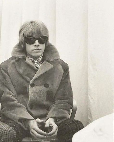 Brian Jones Rolling Stones, Rollin Stones, Brian Jones, Moves Like Jagger, Swinging London, John Denver, Rock And Roll Bands, Keith Richards, Rock Legends