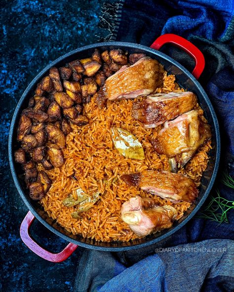 Nigerian Jollof Rice, African Recipes Nigerian Food, Amazing Food Platters, Rice Food, Jollof Rice, Food Equipment, Nigerian Food, African Food, Food Platters