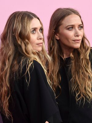 Olsen Twin Hair, Olsen Hairstyle, Olson Sisters, Ashley Olsen Hair, Olsen Hair, Olsen Sisters, Famous Pairs, Celebrity Twins, Olsen Fashion