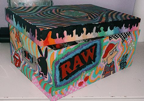 Trippy Dresser Painting Ideas, Diy Stash Box Painting Ideas, Painted Stash Box Ideas, Stash Box Painting Ideas Trippy, Trippy Box Painting Ideas, Stash Box Painting Ideas, Box Painting Ideas Aesthetic, Dresser Painting Ideas Creative, Wood Box Painting