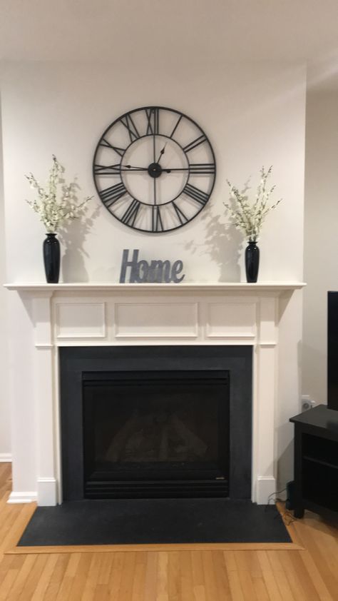 Chimney Wall Decor Ideas, Fireplace With Clock Above, Artificial Fireplace Living Rooms, Fireplace Mantle Decor With Clock, Clock Mantle Decor, Mantel Decorating Ideas With Clock, Modern Fireplace Decor Ideas, Clock Fireplace Decor, Fire Places Decoration Ideas