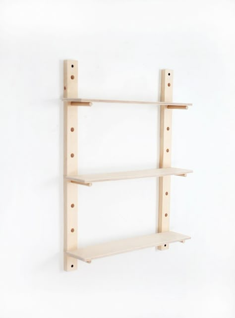 DIY Peg Shelf @themerrythought Peg Board Shelves, Diy Peg Board, Peg Shelf, Wall Display Shelf, Peg Wall, Amazing Houses, Diy Basement, Living Room Orange, Woodworking Toys