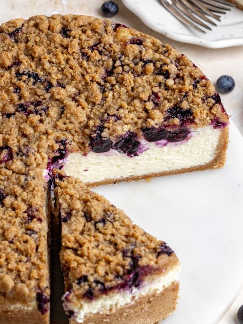 Blueberry Crumble Cheesecake - Julie Marie Eats Blueberry Crumble Cheesecake, Blueberry Torte, Trending Desserts, Blueberry Yum Yum, Crumble Cheesecake, Berry Crumble, Crumble Cake, Berry Cheesecake, Blueberry Crumble