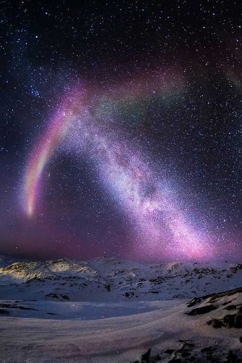 Aurora and the Milky Way Sisimiut, Greenland. Looks like a massive sword being pulled from the earth Aurora Borealis Northern Lights, The Milky Way, To Infinity And Beyond, The Night Sky, Natural Phenomena, Beautiful Sky, Out Of This World, Science And Nature, Milky Way