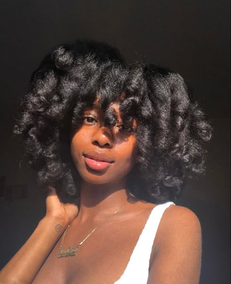 Big Fluffy Curls, Fluffy Curls, Afro Hair Care, Beautiful Black Hair, Natural Hair Beauty, Natural Curls Hairstyles, Afro Hair, Natural Hair Inspiration, Afro Hairstyles