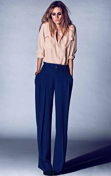 LE FASHION BLOG EDITORIAL COSTUME MAGAZINE SILK EQUIPMENT NUDE PINK BUTTON DOWN SHIRT ROYAL BLUE WIDE LEG PANTS  3 Looks Jeans, Mode Boho, Cooler Look, Looks Street Style, Simple Chic, Business Outfit, Mode Inspo, Looks Chic, Inspired Outfits